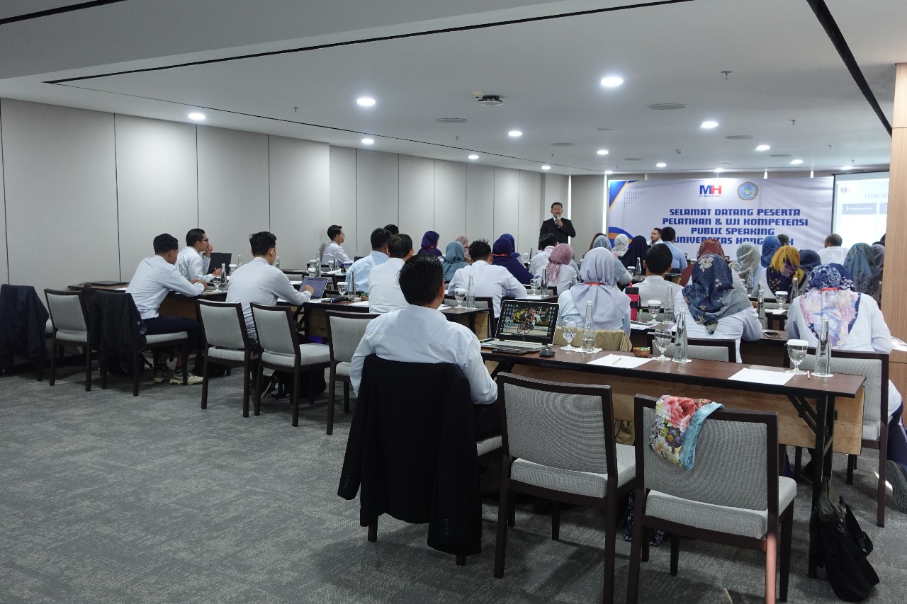 Pelatihan Public Speaking PT Media Hati dan Universitas Hang Tuah